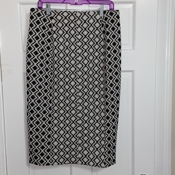 Women’s skirt - Picture 2 of 5